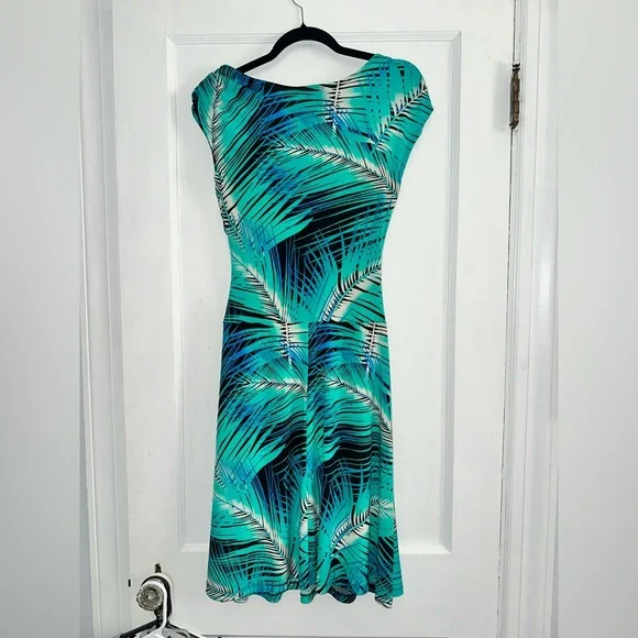 Tropical Print Sleeveless Dress - Picture 2 of 3